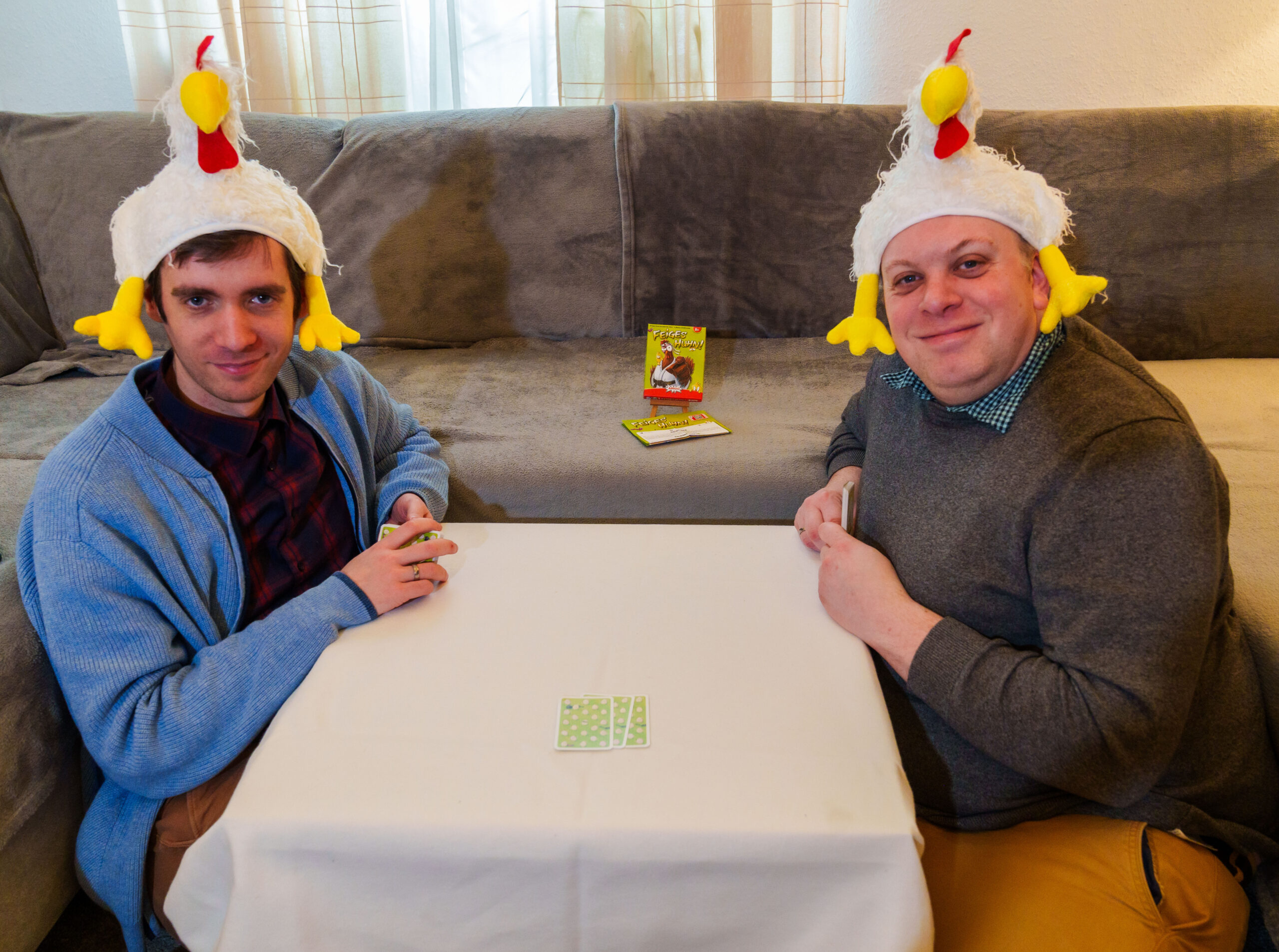 „Feiges Huhn!“ – Ein Kartenspiel voller Spannung und Taktik von AMIGO