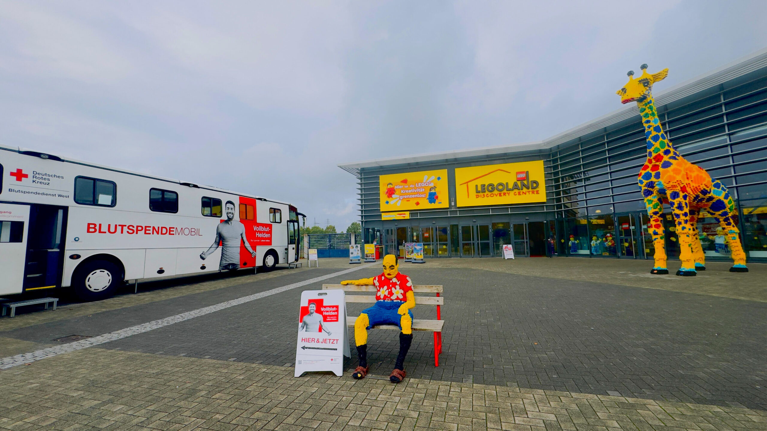 Gruseln mit Sinn: LEGOLAND® Discovery Centre Oberhausen unterstützt DRK-Blutspendeaktion